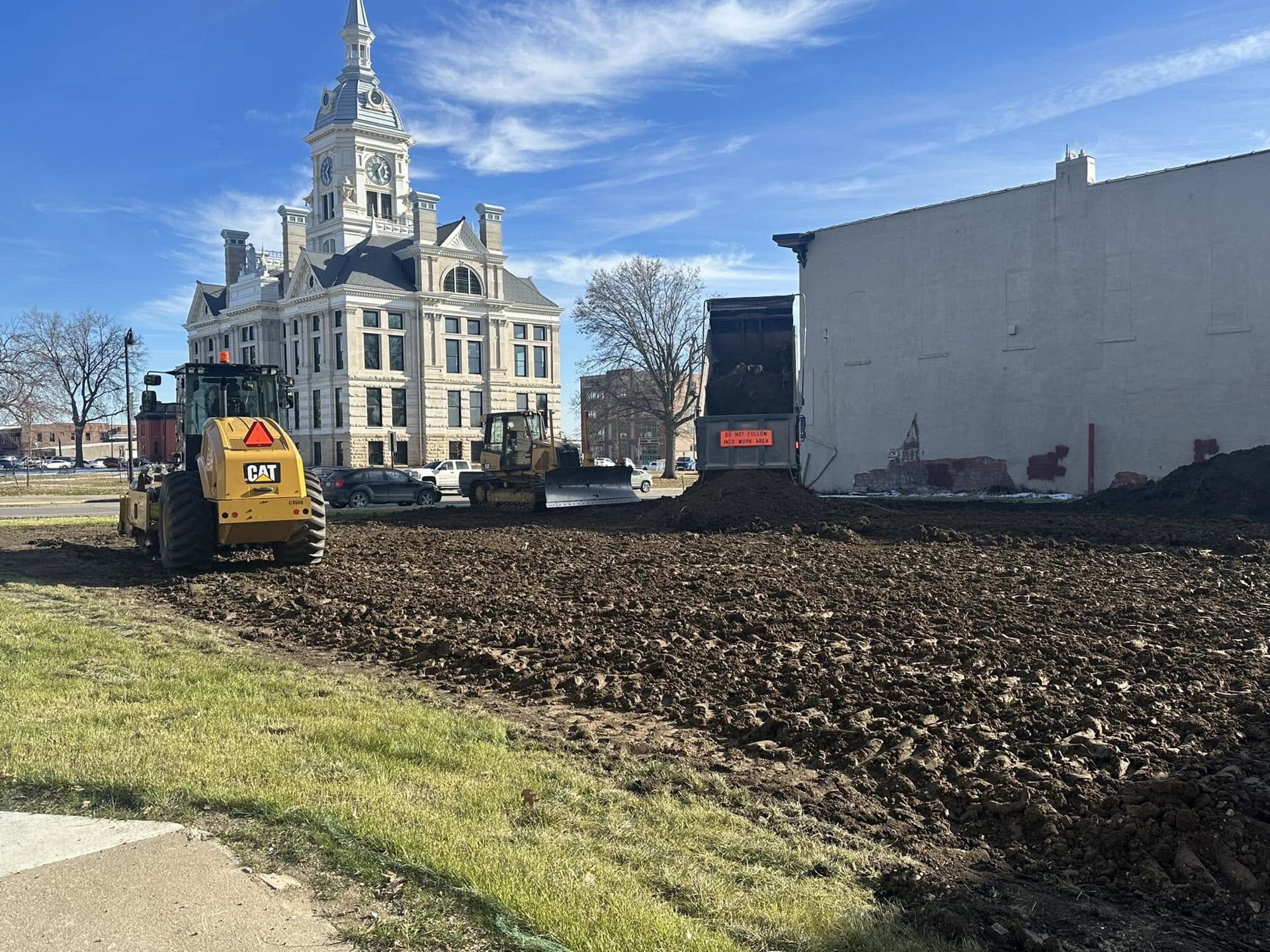 Call an excavating contractor in Melbourne, IA Site prep and grading by Ricken Excavating and Drainage LLC in Melbourne, IA